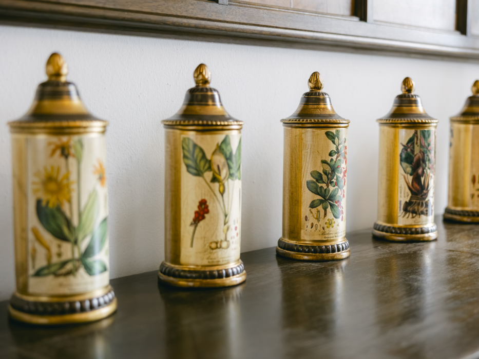 Old vessels with medicinal plant motifs